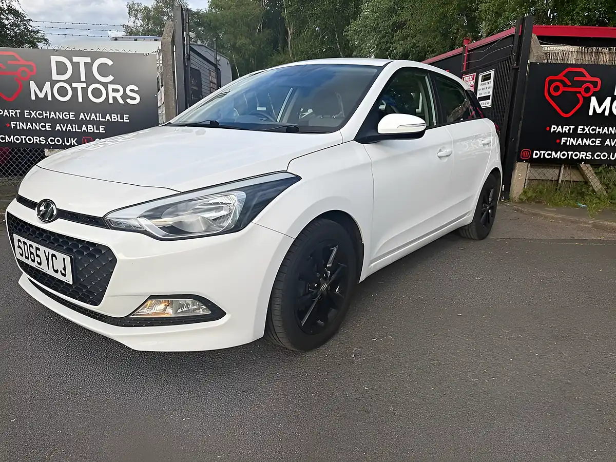 Used 2016 Hyundai i20 Se White - Interior and Exterior details 2