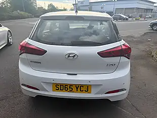 Used 2016 Hyundai i20 Se White - Interior and Exterior details 4
