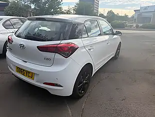 Used 2016 Hyundai i20 Se White - Interior and Exterior details 5