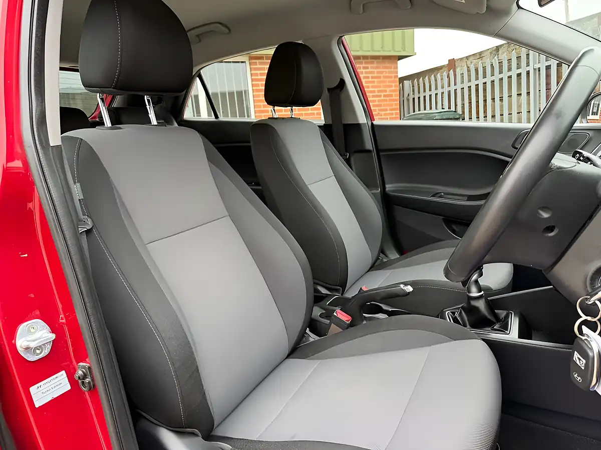 Used 2016 Hyundai I20 Turbo Edition Red - Interior and Exterior details 11