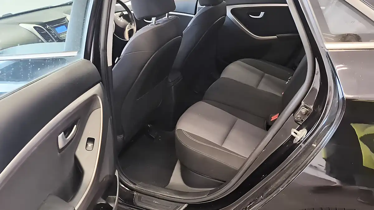 Used 2016 Hyundai I30 Blue Drive Se Black - Interior and Exterior details 10