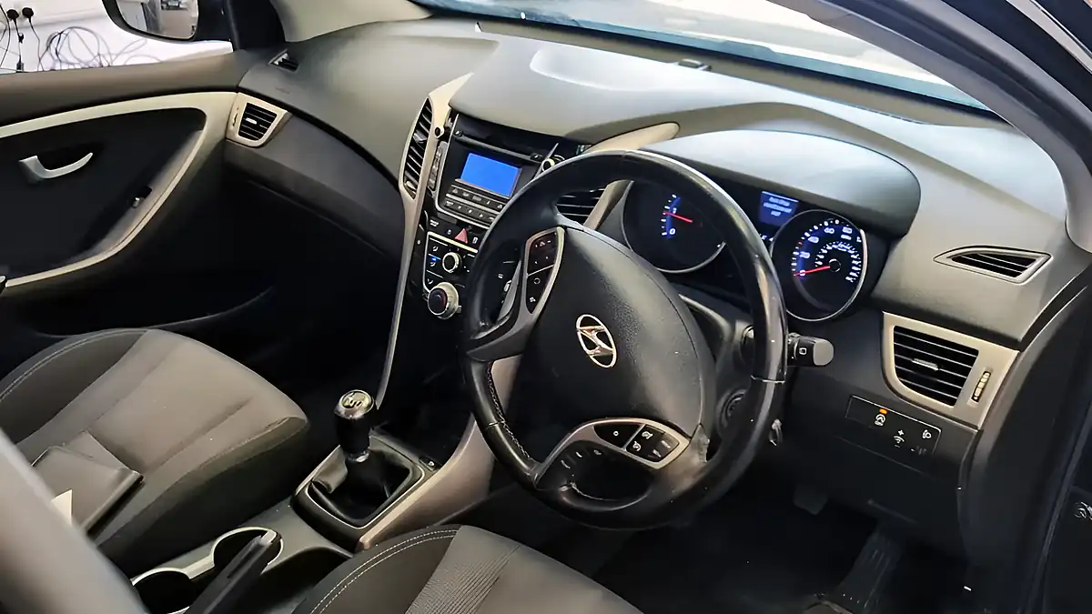 Used 2016 Hyundai I30 Blue Drive Se Black - Interior and Exterior details 9