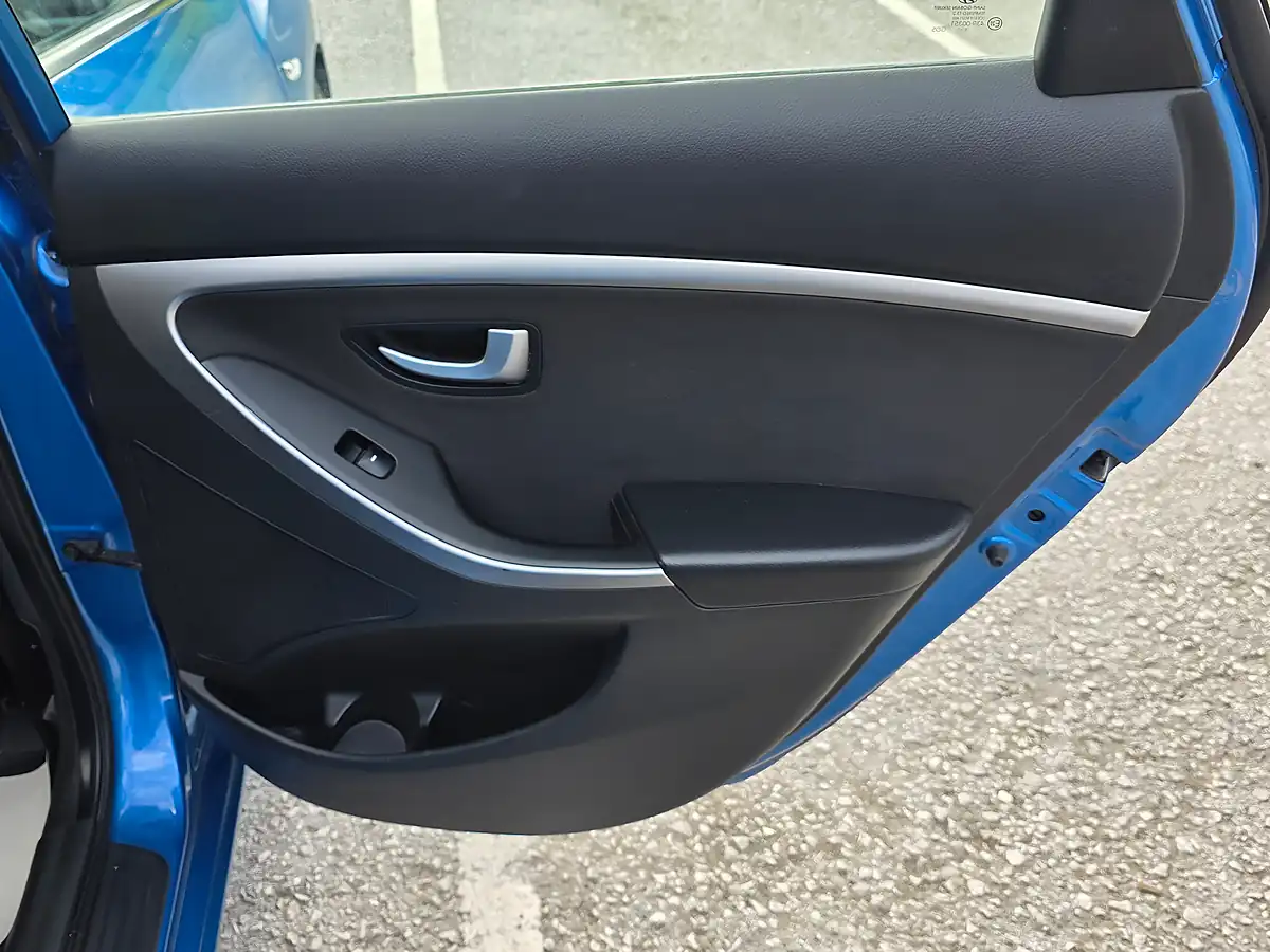 Used 2016 Hyundai I30 Se Ara Blue - Interior and Exterior details 12