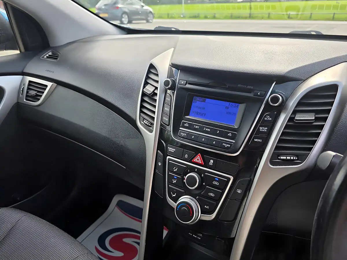 Used 2016 Hyundai I30 Se Ara Blue - Interior and Exterior details 15