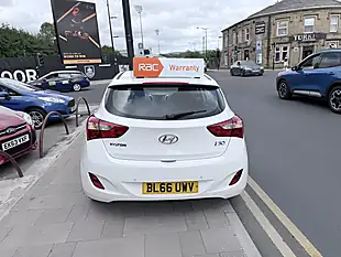 Used 2016 Hyundai I30 Se Blue Drive 5DR White - Interior and Exterior details 10