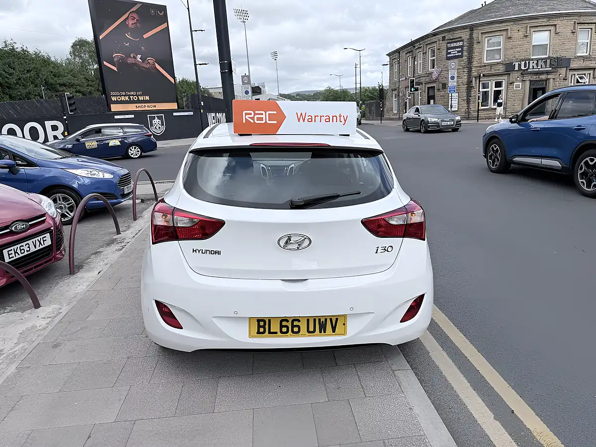Used 2016 Hyundai I30 Se Blue Drive 5DR White - Interior and Exterior details 10