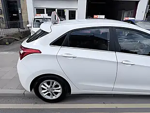 Used 2016 Hyundai I30 Se Blue Drive 5DR White - Interior and Exterior details 11