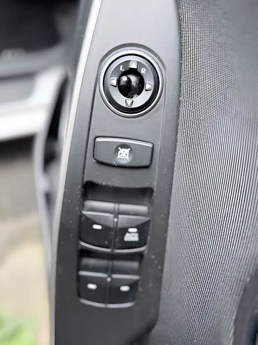 Used 2016 Hyundai I30 Se Blue Drive 5DR White - Interior and Exterior details 18