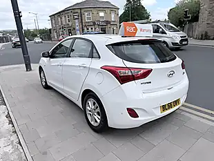 Used 2016 Hyundai I30 Se Blue Drive 5DR White - Interior and Exterior details 9
