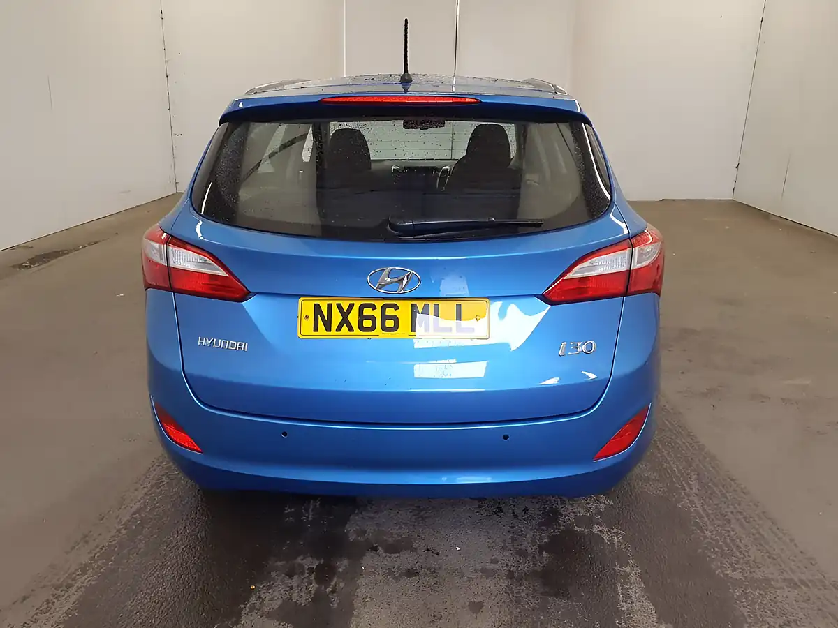 Used 2016 Hyundai i30 Se Edition Ara Blue - Interior and Exterior details 6