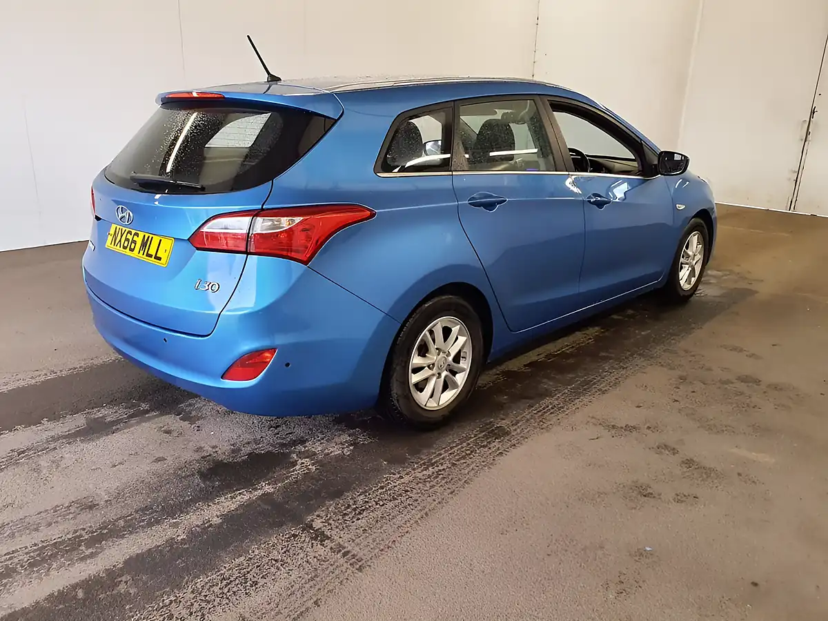 Used 2016 Hyundai i30 Se Edition Ara Blue - Interior and Exterior details 8