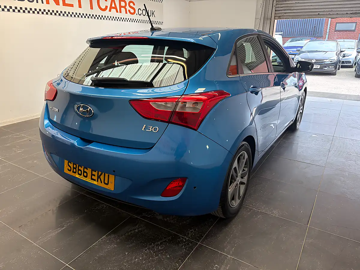 Used 2016 Hyundai i30 Se Nav Blue Drive Blue - Interior and Exterior details 10