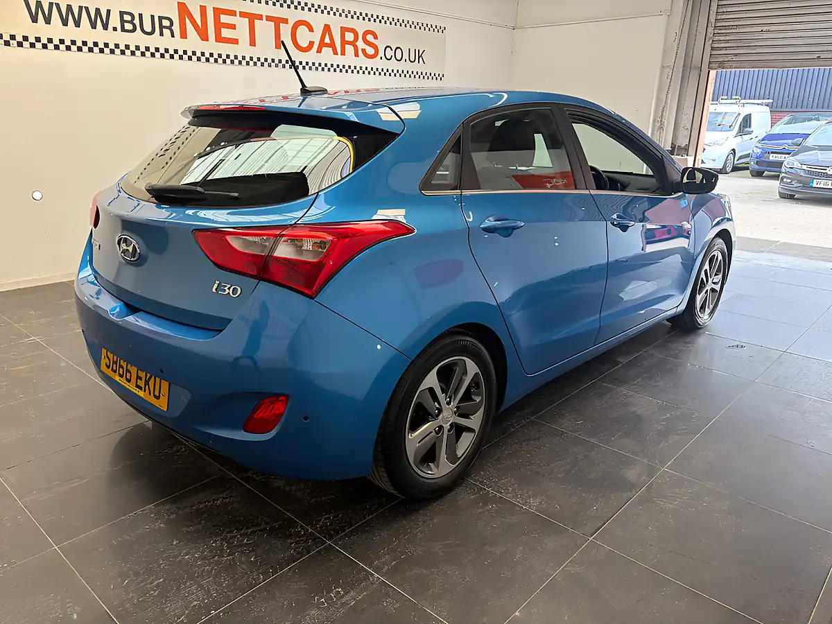 Used 2016 Hyundai i30 Se Nav Blue Drive Blue - Interior and Exterior details 11