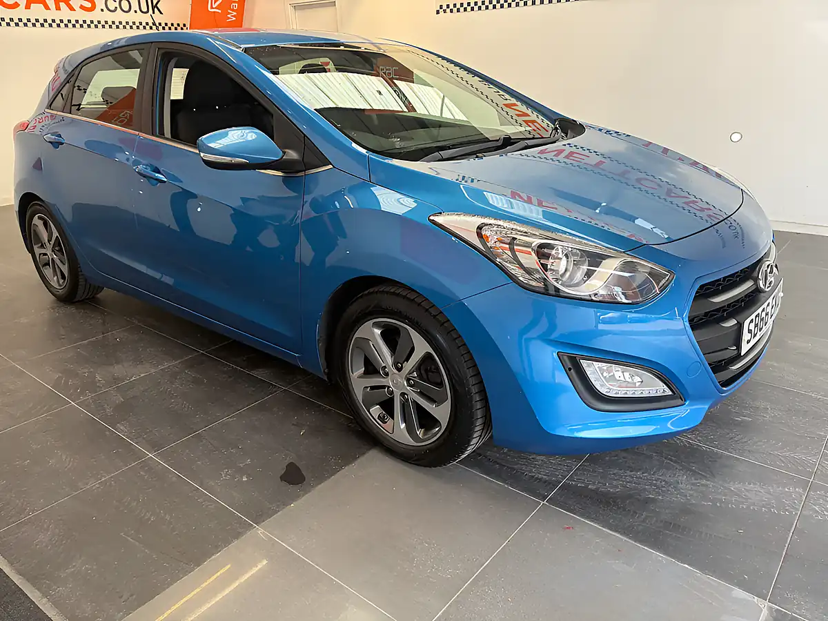 Used 2016 Hyundai i30 Se Nav Blue Drive Blue - Interior and Exterior details 4