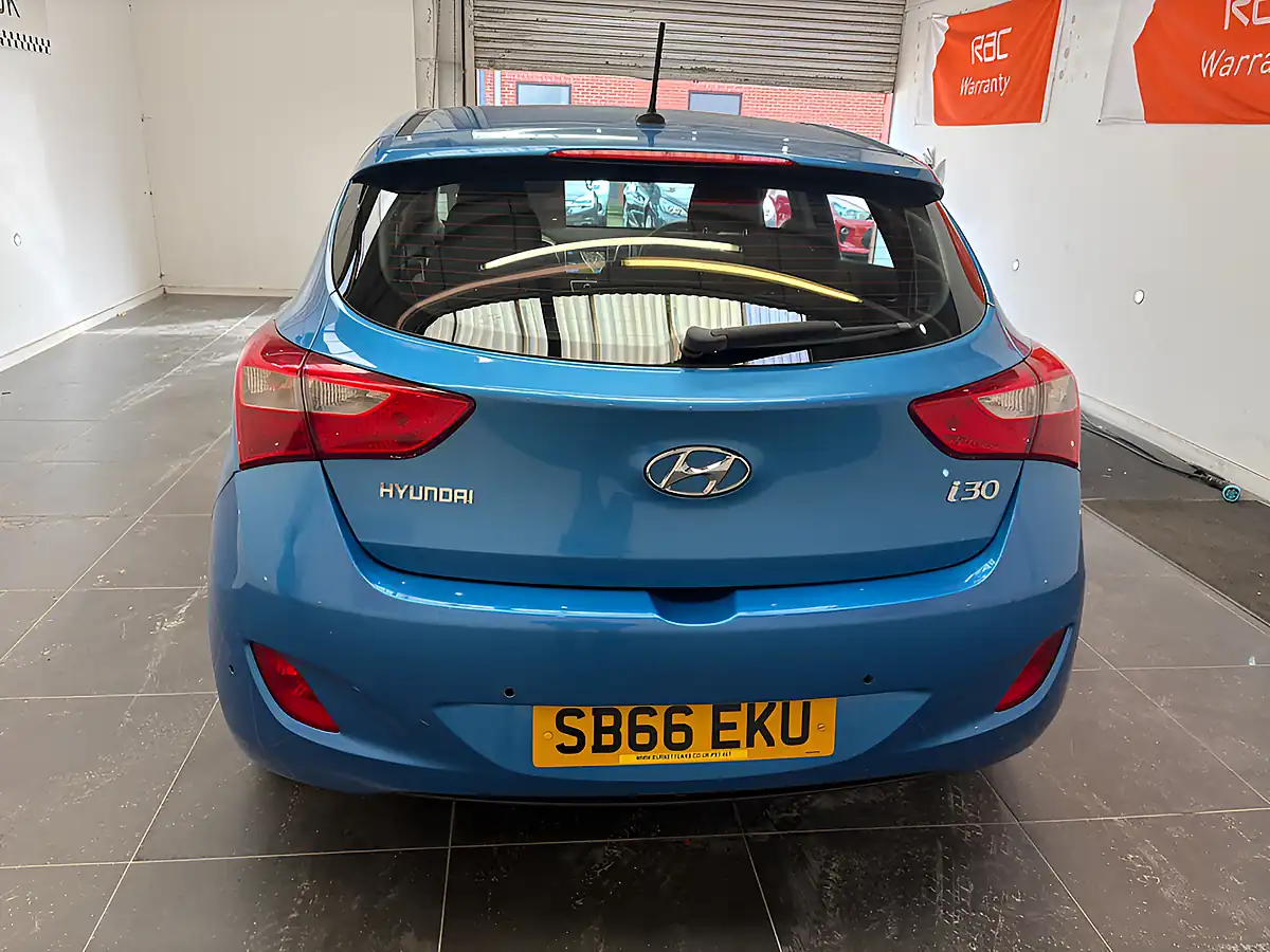 Used 2016 Hyundai i30 Se Nav Blue Drive Blue - Interior and Exterior details 9