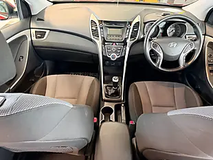 Used 2016 Hyundai I30 Se Red - Interior and Exterior details 12