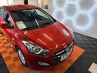 Used 2016 Hyundai I30 Se Red - Interior and Exterior details 7