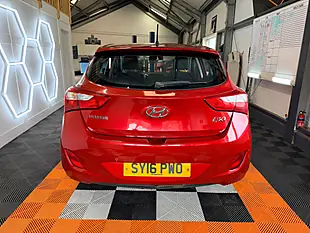 Used 2016 Hyundai I30 Se Red - Interior and Exterior details 8