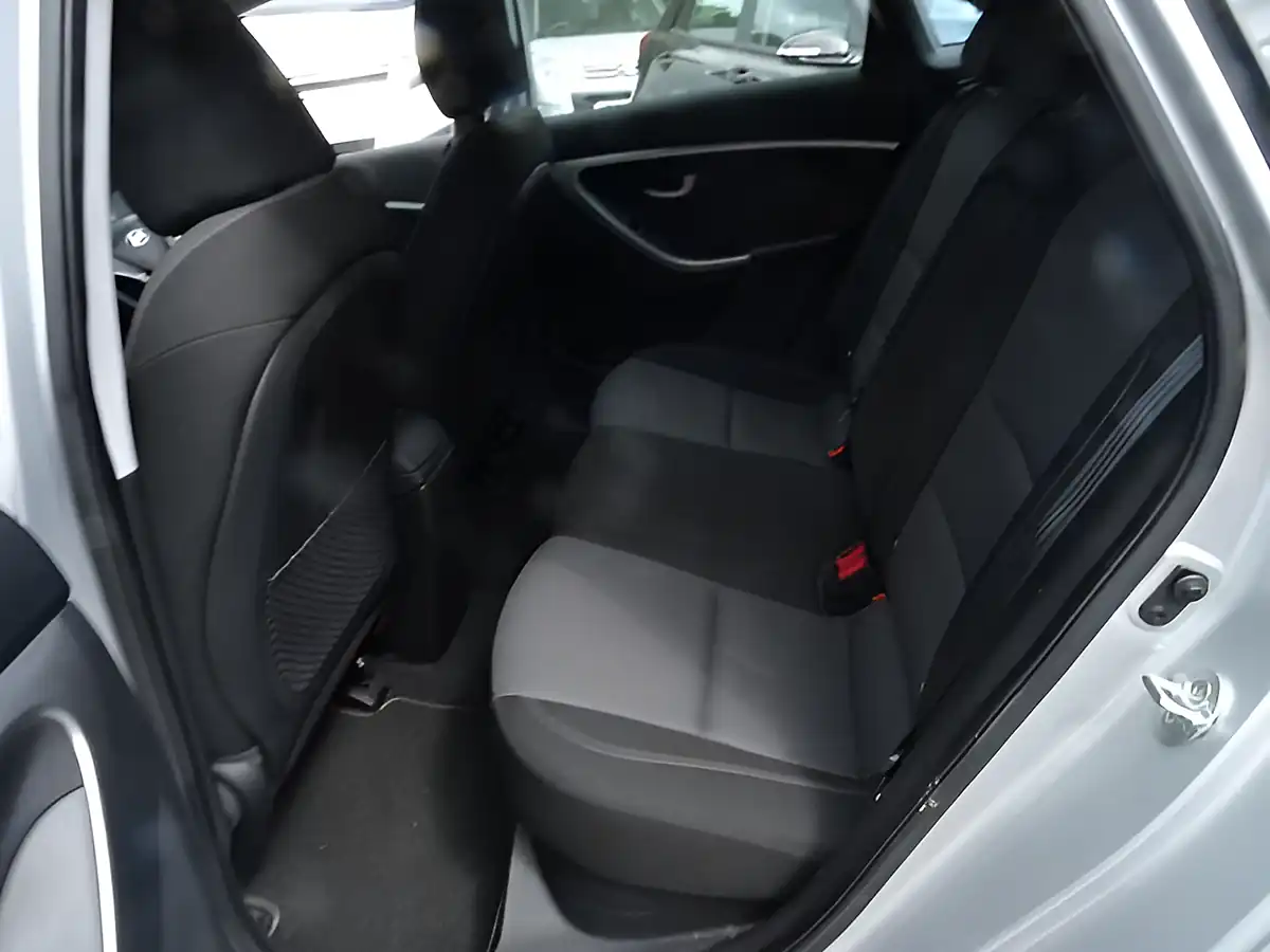 Used 2016 Hyundai I30 Se Silver - Interior and Exterior details 11