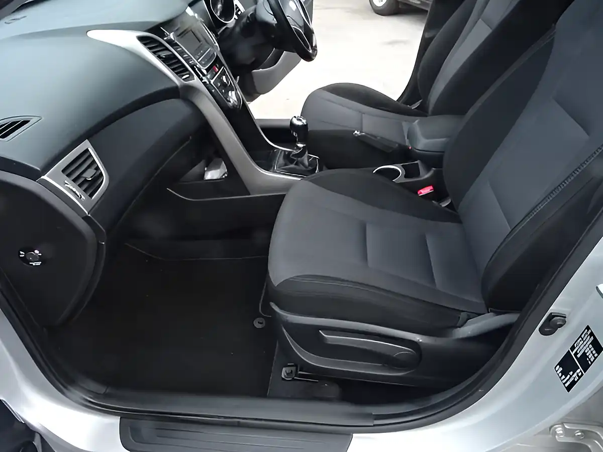 Used 2016 Hyundai I30 Se Silver - Interior and Exterior details 12