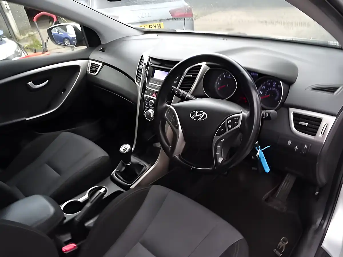Used 2016 Hyundai I30 Se Silver - Interior and Exterior details 14