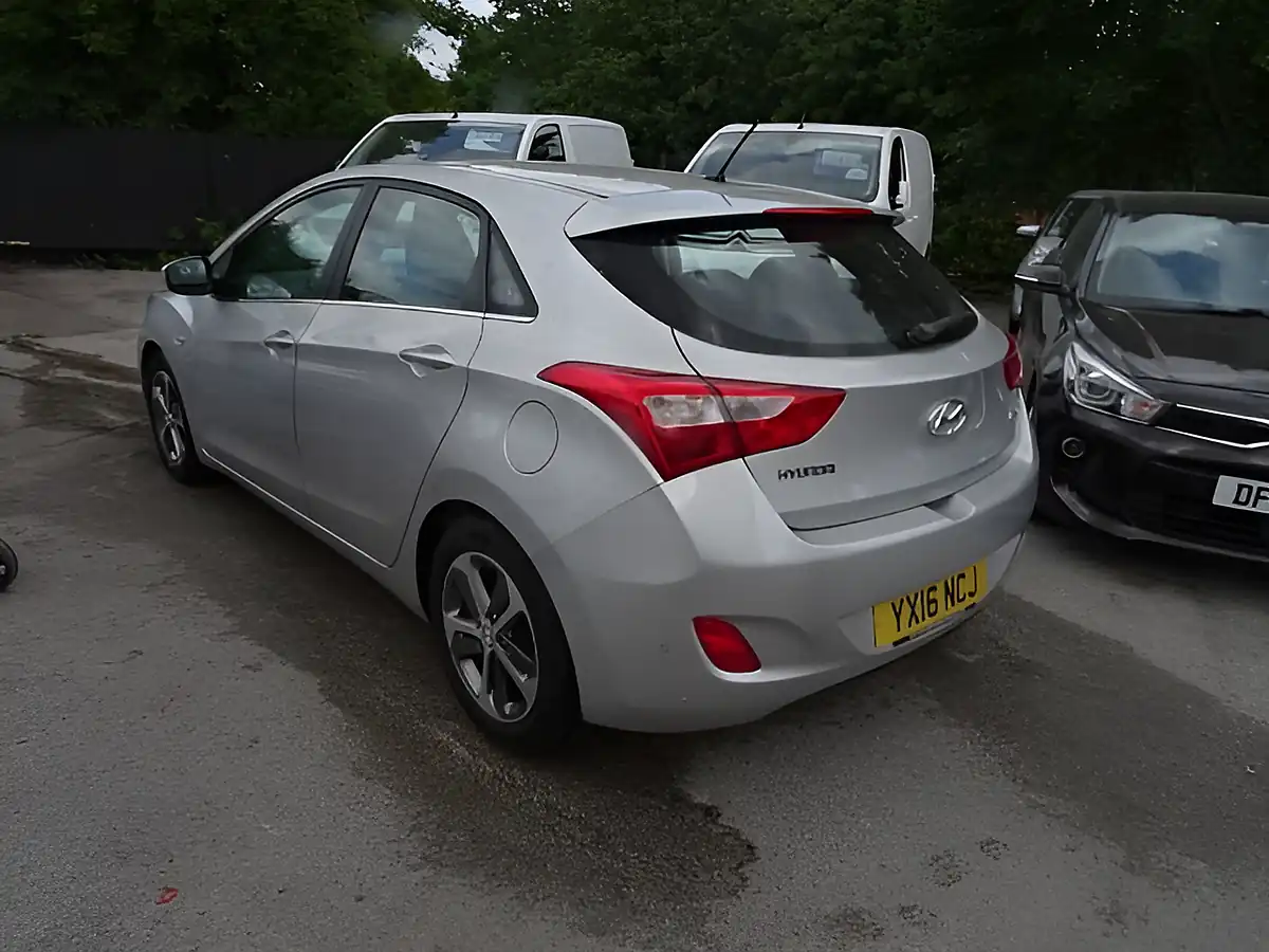 Used 2016 Hyundai I30 Se Silver - Interior and Exterior details 15