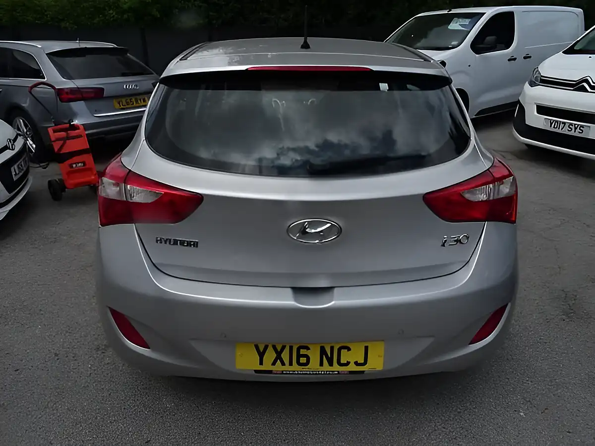 Used 2016 Hyundai I30 Se Silver - Interior and Exterior details 8
