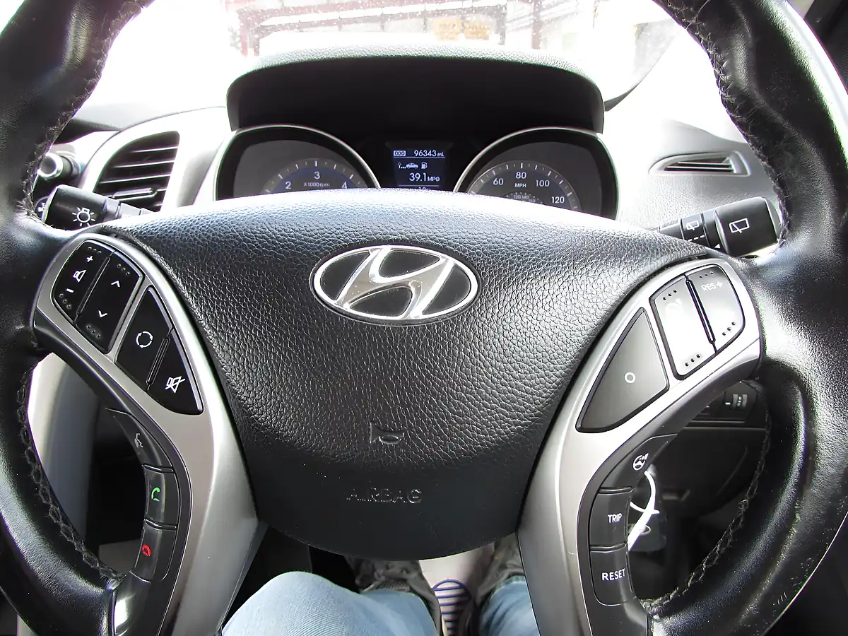 Used 2016 Hyundai i30 Se Silver - Interior and Exterior details 12