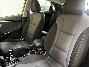 Used 2016 Hyundai i30 Se Silver - Interior and Exterior details 11