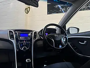 Used 2016 Hyundai i30 Se Silver - Interior and Exterior details 12