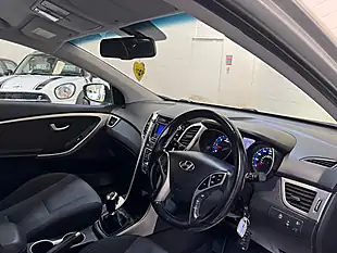 Used 2016 Hyundai i30 Se Silver - Interior and Exterior details 13