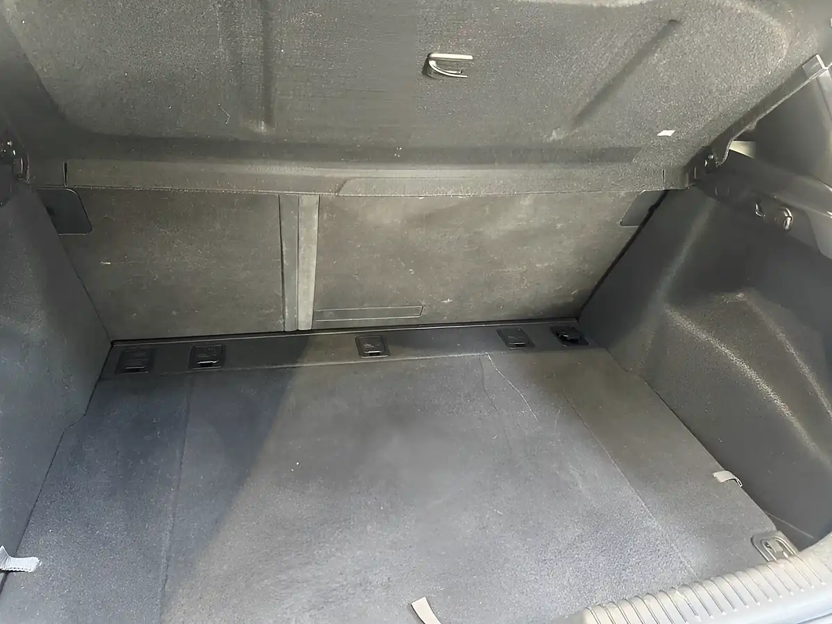 Used 2016 Hyundai i30 Se Silver - Interior and Exterior details 6