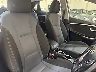 Used 2016 Hyundai i30 Se Silver - Interior and Exterior details 8
