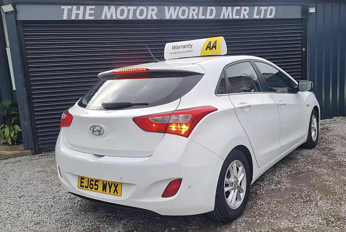 Used 2016 Hyundai I30 Se White - Interior and Exterior details 4