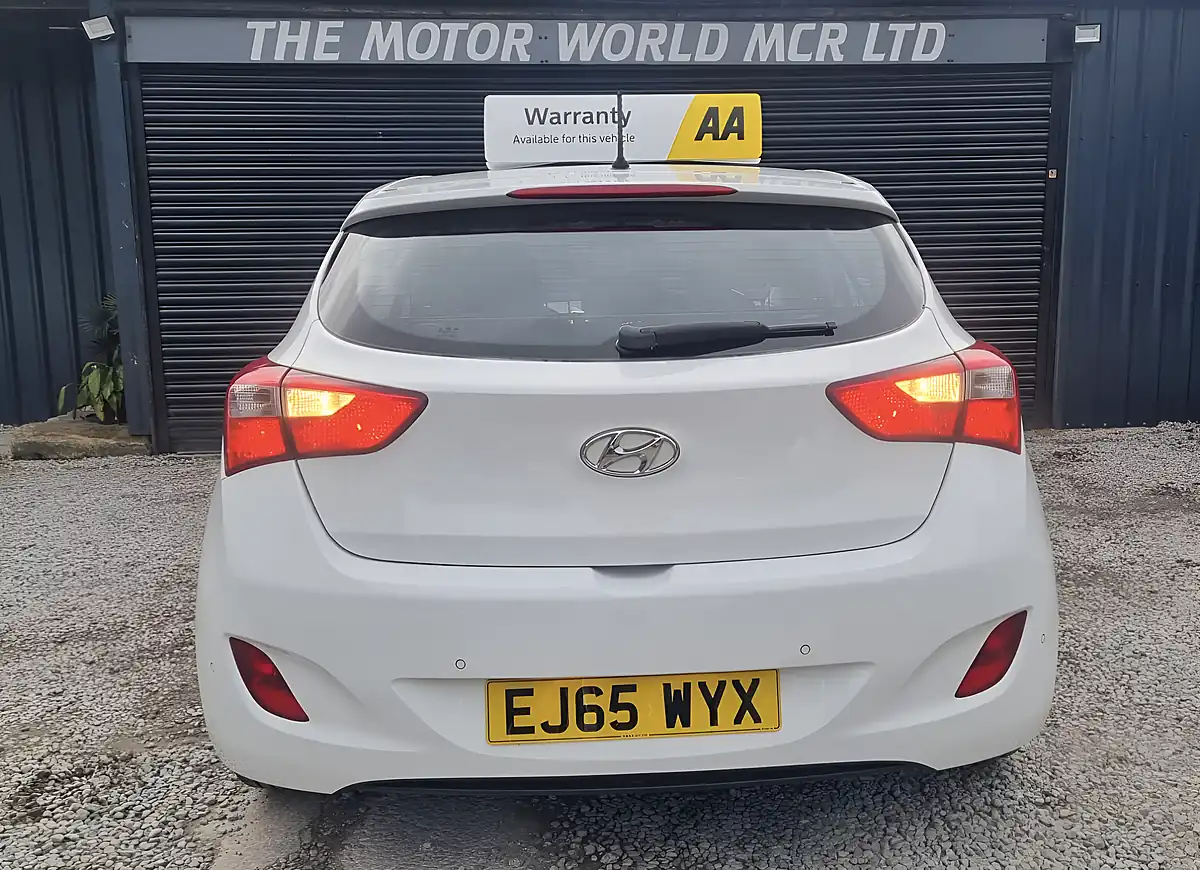 Used 2016 Hyundai I30 Se White - Interior and Exterior details 5