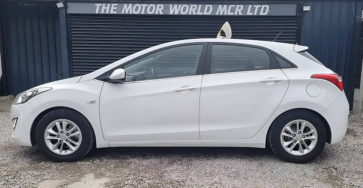 Used 2016 Hyundai I30 Se White - Interior and Exterior details 7