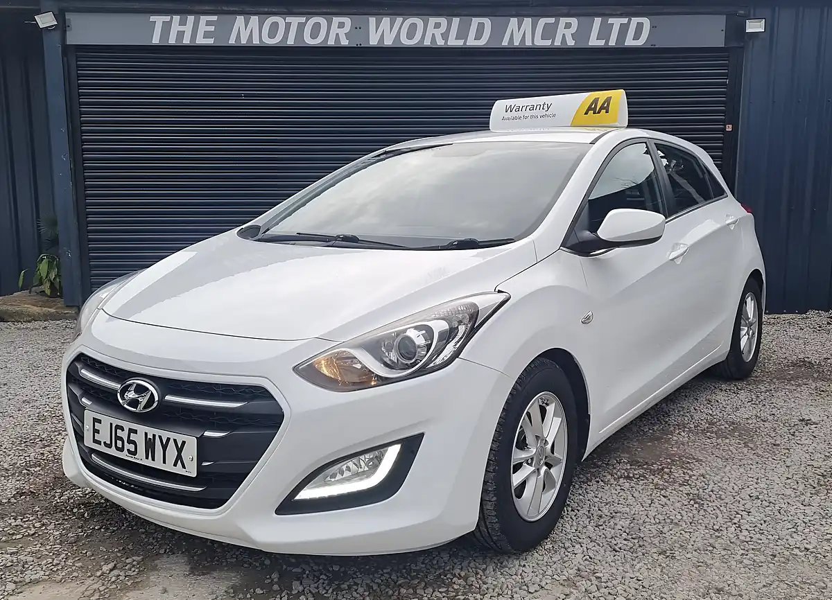 Used 2016 Hyundai I30 Se White - Interior and Exterior details 8