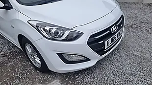 Used 2016 Hyundai I30 Se White - Interior and Exterior details 9