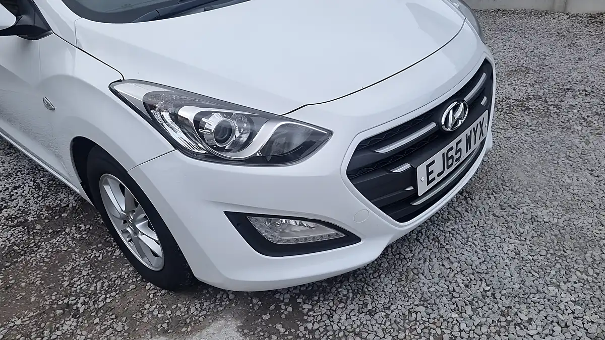Used 2016 Hyundai I30 Se White - Interior and Exterior details 9