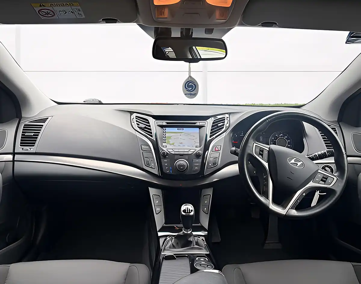 Used 2016 Hyundai i40 Se Nav Titanium Silver - Interior and Exterior details 10
