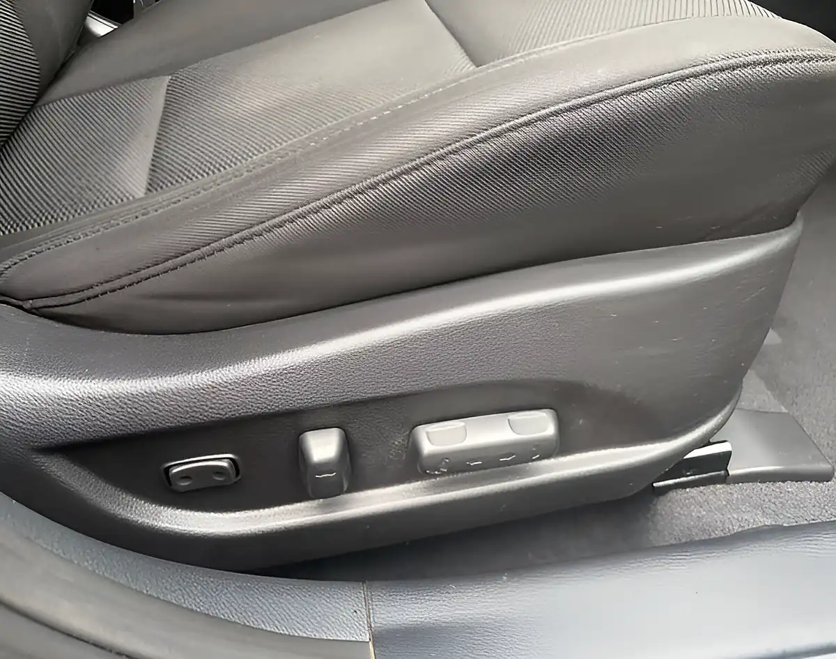 Used 2016 Hyundai i40 Se Nav Titanium Silver - Interior and Exterior details 18