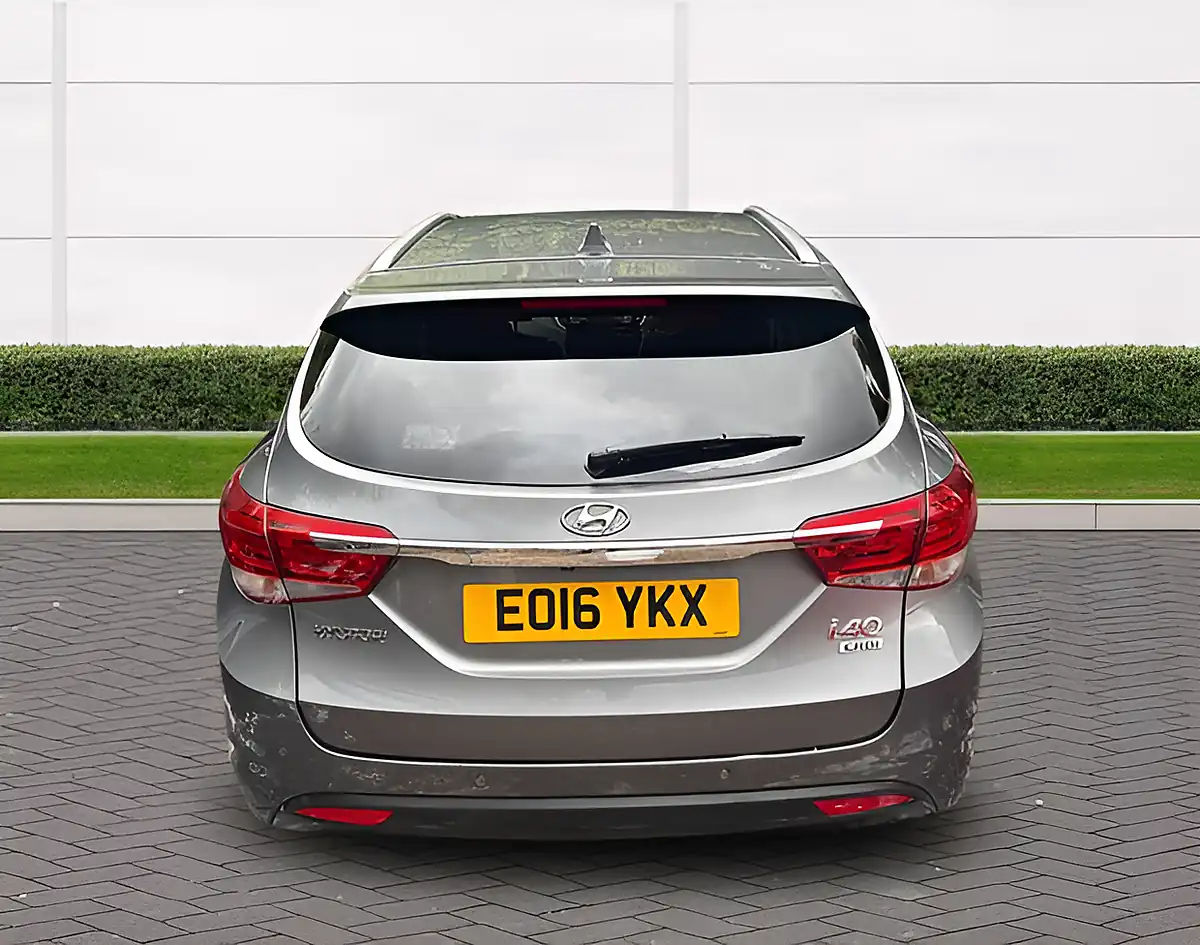 Used 2016 Hyundai i40 Se Nav Titanium Silver - Interior and Exterior details 6
