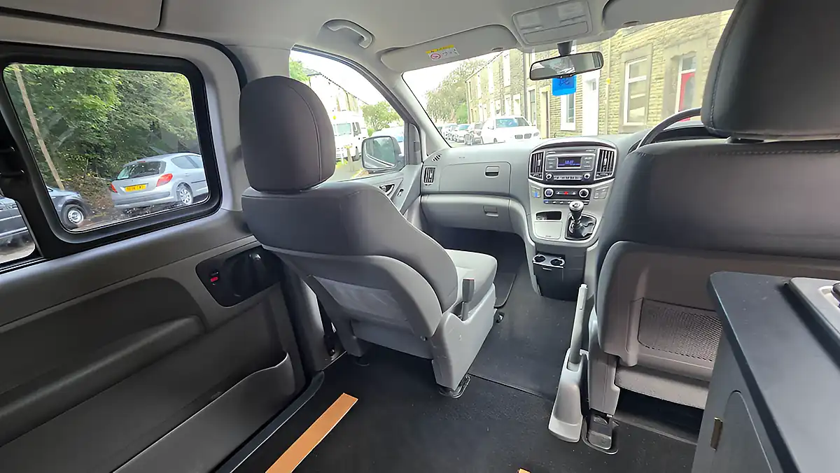 Used 2016 Hyundai i800 Se Silver - Interior and Exterior details 10