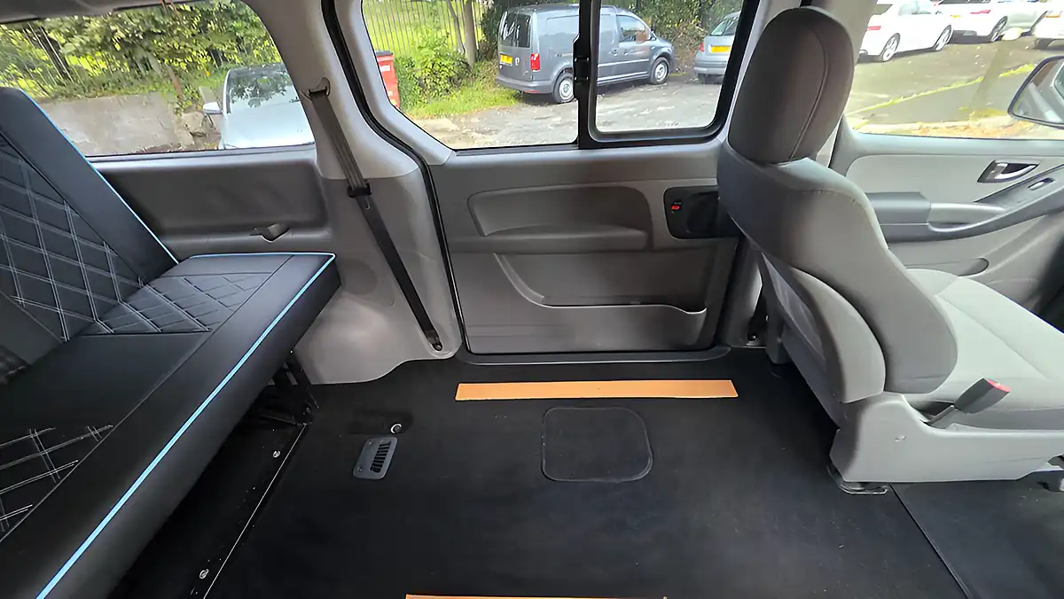 Used 2016 Hyundai i800 Se Silver - Interior and Exterior details 11