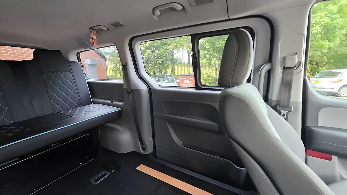 Used 2016 Hyundai i800 Se Silver - Interior and Exterior details 12