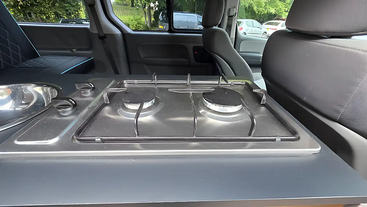 Used 2016 Hyundai i800 Se Silver - Interior and Exterior details 18