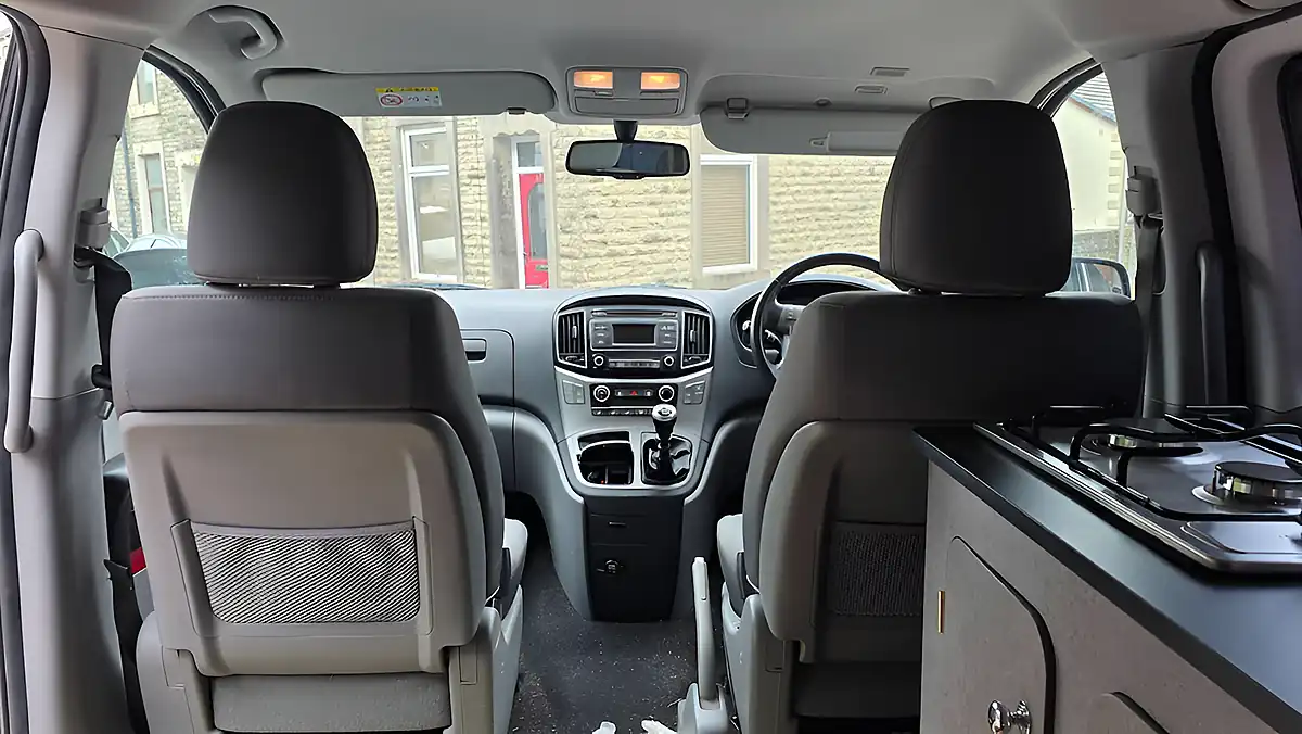 Used 2016 Hyundai i800 Se Silver - Interior and Exterior details 8