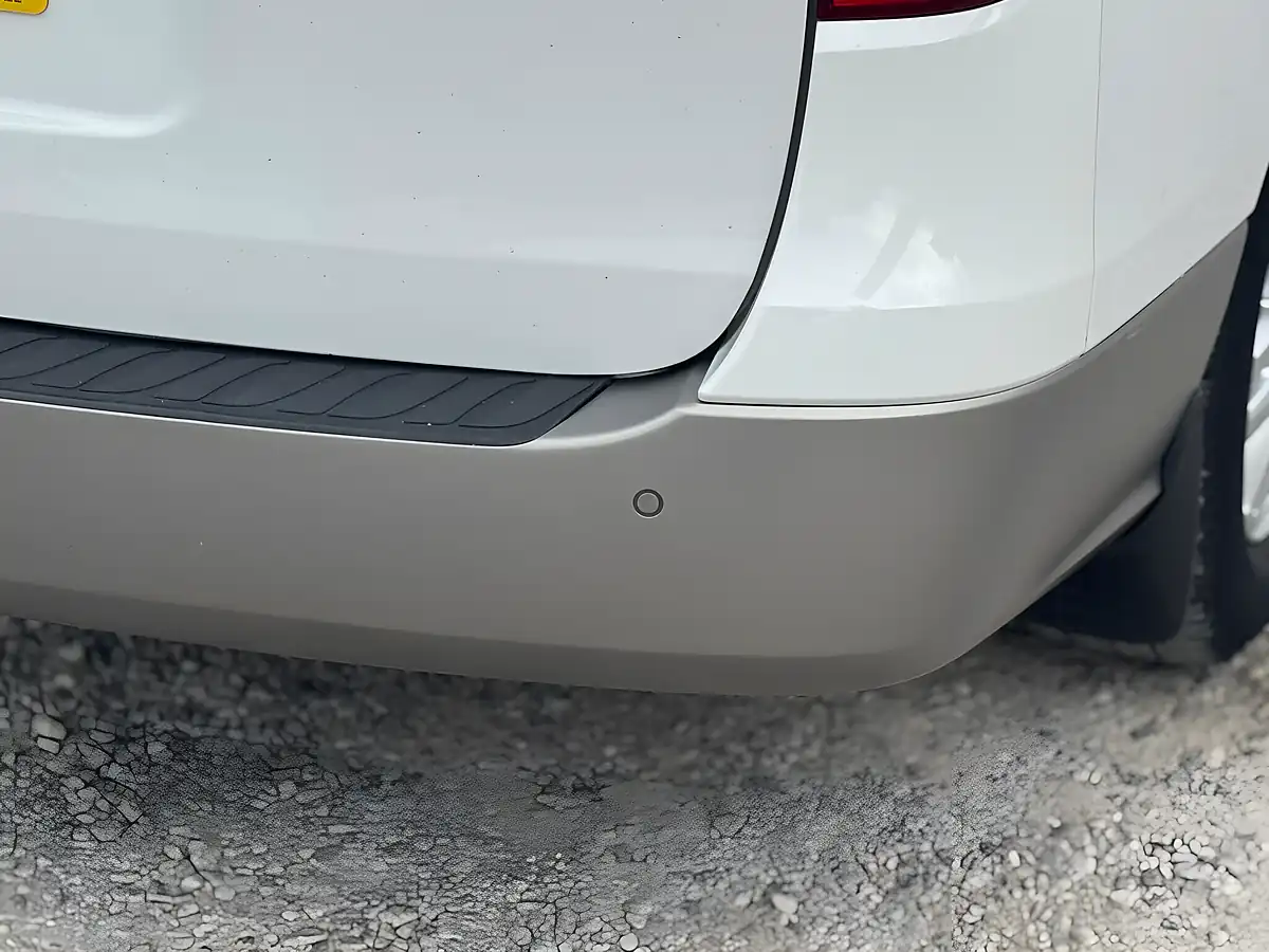 Used 2016 Hyundai i800 Se White - Interior and Exterior details 18