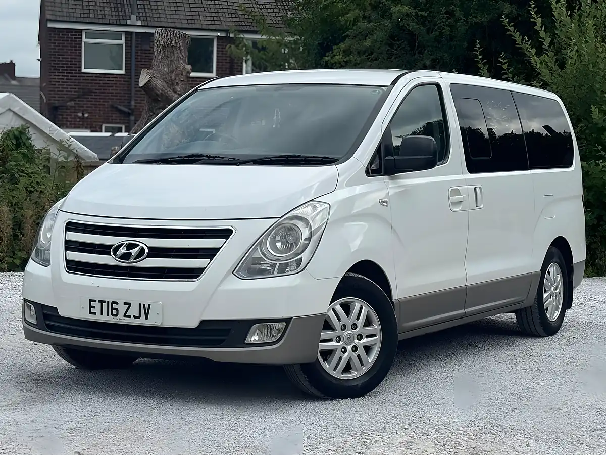 Used 2016 Hyundai i800 Se White - Interior and Exterior details 2