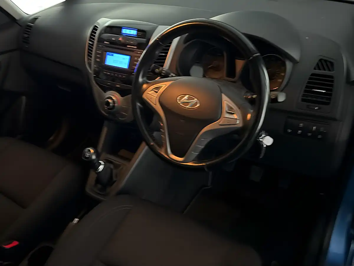 Used 2016 Hyundai ix20 Blue Drive Premium Blue - Interior and Exterior details 10